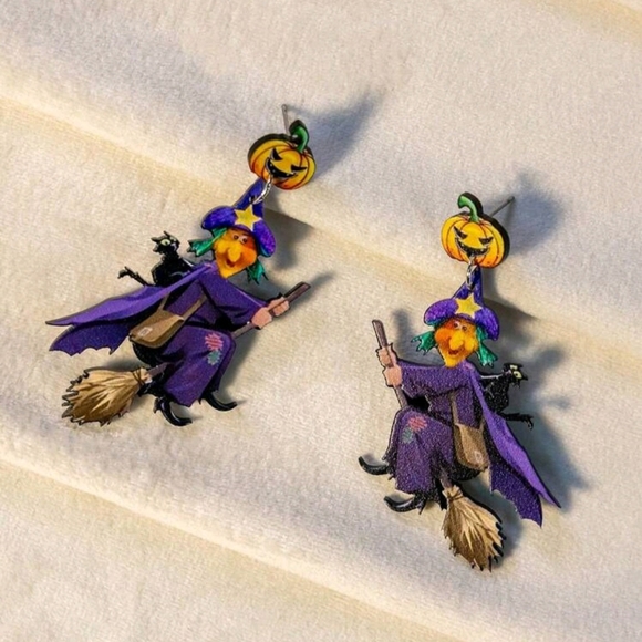 Purple Flying Witch Halloween Wood Dangle  Earrings New! - Picture 1 of 4